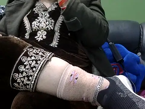 Housewife12 online show from January 17, 2026, 9:02 am