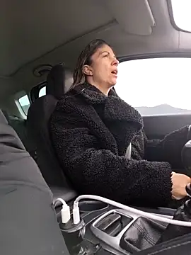 sansan2411 online show from February 15, 2026, 9:52 am