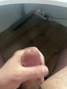 Snapshot of mikiss789 chatting on March 15, 2026, 6:31 am mikiss789 online show from March 15, 2026, 6:31 am