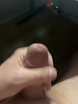 Snapshot of mikiss789 chatting on March 24, 2026, 4:01 am mikiss789 online show from March 24, 2026, 4:01 am