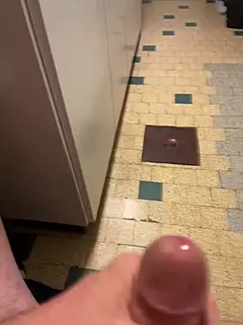 Snapshot of mikiss789 chatting on February 15, 2026, 5:19 am mikiss789 online show from February 15, 2026, 5:19 am