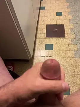 Snapshot of mikiss789 chatting on March 29, 2026, 3:19 am mikiss789 online show from March 29, 2026, 3:19 am