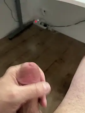 Snapshot of mikiss789 chatting on March 31, 2026, 5:15 pm mikiss789 online show from March 31, 2026, 5:15 pm