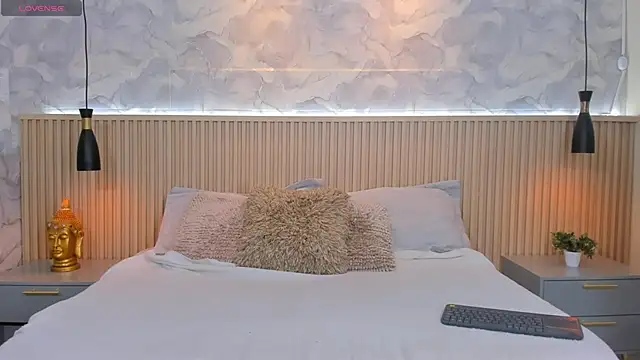 AinaraJimenez online show from November 2, 2025, 7:08 pm