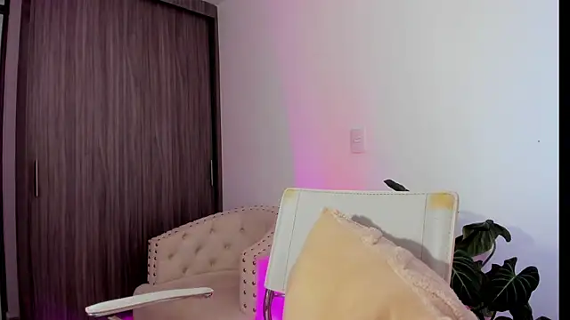 Sara Leblanc online show from March 10, 2026, 2:43 pm