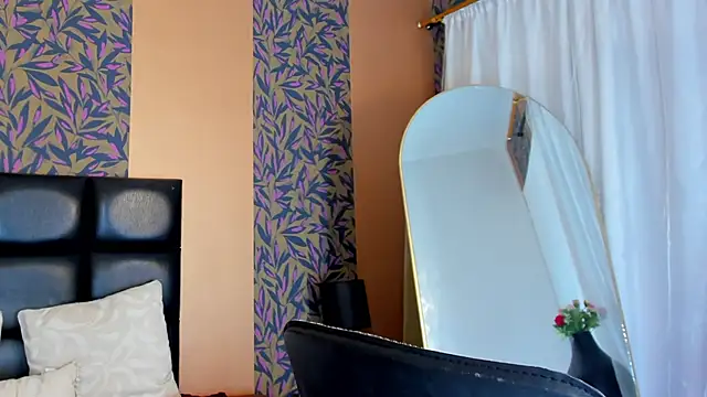 hinata itachi online show from November 15, 2025, 6:06 am