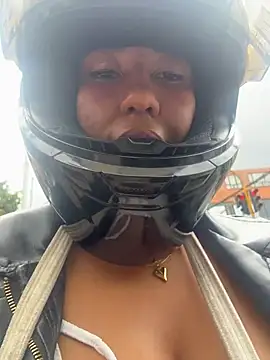 lauraltt online show from January 31, 2026, 8:18 pm