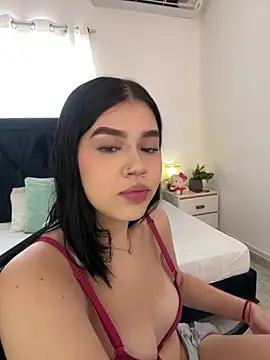 Lily Woodz online show from May 3, 2026, 2:42 pm