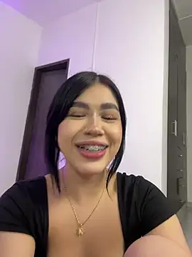 Lily Woodz online show from July 6, 2026, 7:38 pm