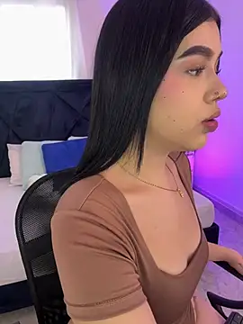 Lily Woodz online show from June 30, 2026, 7:03 pm
