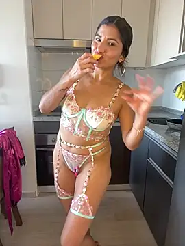 AlejandritaMilano online show from January 14, 2026, 9:51 pm