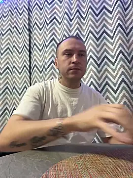 Snapshot of _x_x_x_x_x_x chatting on January 3, 2025, 12:43 am x x x x x x online show from January 3, 2025, 12:43 am