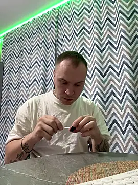 Snapshot of _x_x_x_x_x_x chatting on January 1, 2025, 11:40 pm x x x x x x online show from January 1, 2025, 11:40 pm