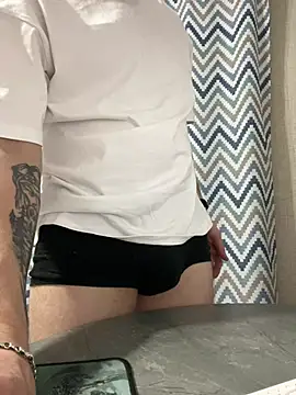 Snapshot of _x_x_x_x_x_x chatting on January 8, 2025, 10:27 pm x x x x x x online show from January 8, 2025, 10:27 pm