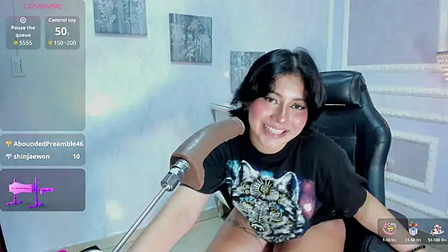 Lily Martinez online show from September 12, 2025, 11:10 am