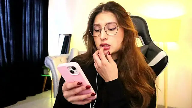 Daisha Riley online show from September 26, 2025, 4:14 pm