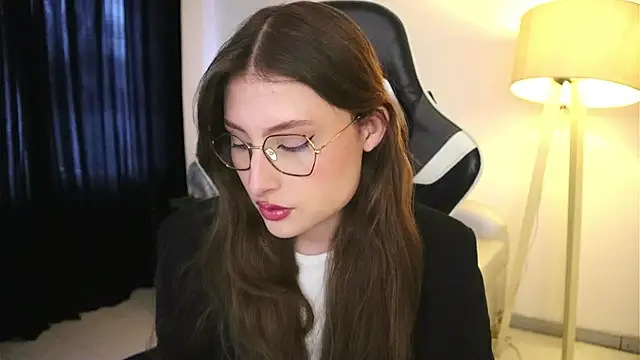 Daisha Riley online show from November 12, 2025, 2:43 pm