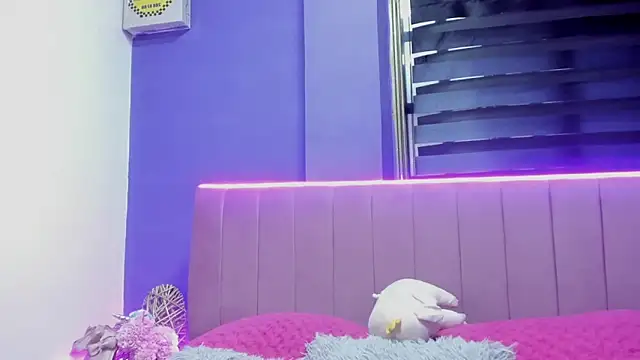 Snapshot of CintiaWalker chatting on March 14, 2026, 12:55 pm CintiaWalker online show from March 14, 2026, 12:55 pm