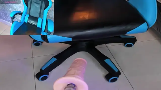 Little lili19 online show from February 7, 2025, 11:45 pm