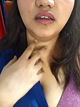 Riya Stream01 online show from April 20, 2026, 6:42 pm