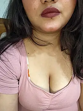 Riya Stream01 online show from April 19, 2026, 3:24 pm