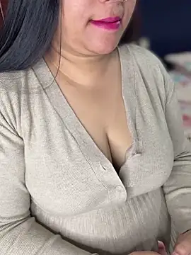 FlatVincy4 online show from December 4, 2025, 4:50 pm