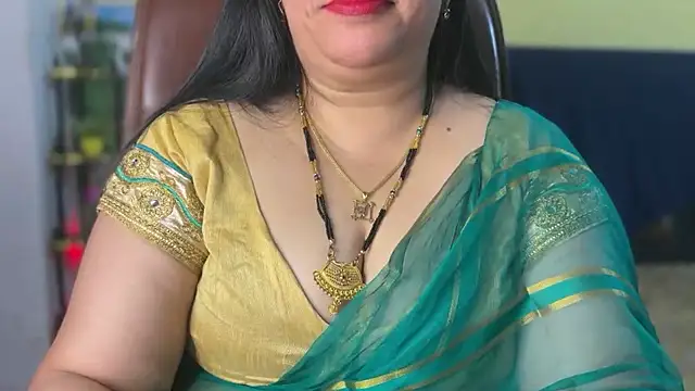 FlatVincy4 online show from February 5, 2026, 4:25 pm