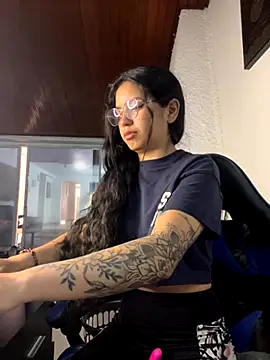 Rosita forever  online show from November 9, 2025, 1:37 pm