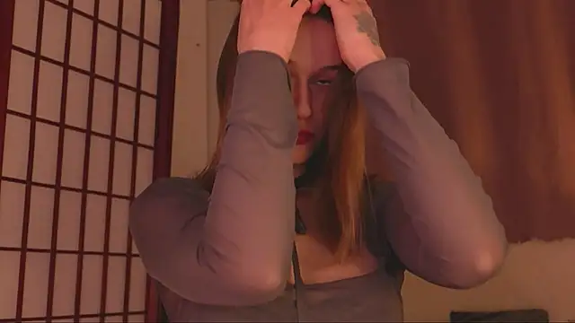 Hina  Derry online show from December 22, 2024, 1:44 pm