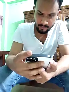 GildanK18 online show from March 11, 2025, 5:02 pm