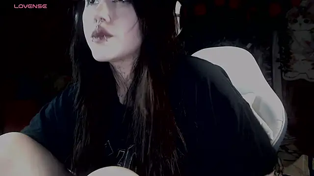 Snapshot of chloe_crystall_killer chatting on March 9, 2026, 5:33 am chloe crystall killer online show from March 9, 2026, 5:33 am