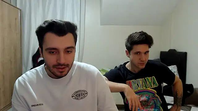 handsomeee04 online show from October 15, 2025, 8:06 pm