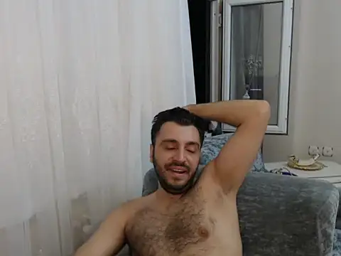 handsomeee04 online show from August 8, 2026, 10:28 pm