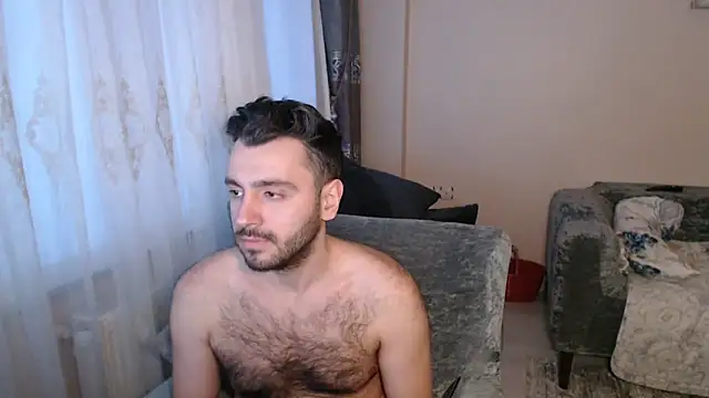 handsomeee04 online show from May 3, 2026, 5:05 pm