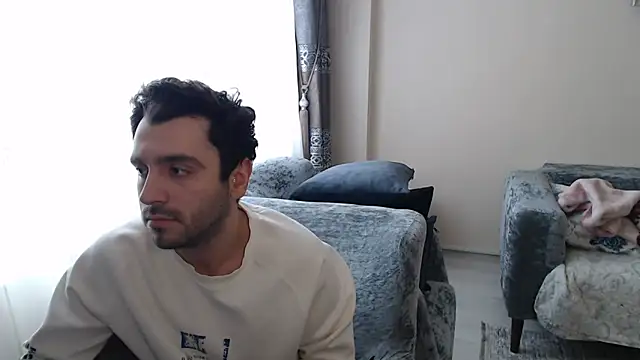 handsomeee04 online show from April 23, 2026, 2:19 pm