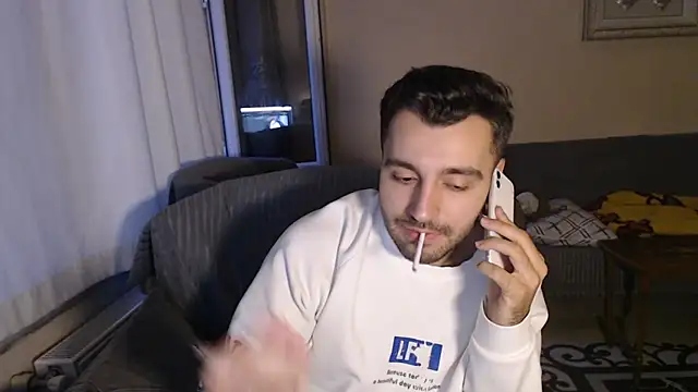 handsomeee04 online show from November 1, 2025, 3:17 pm