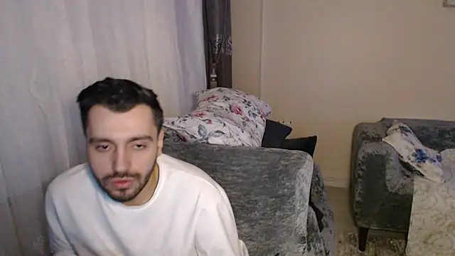 handsomeee04 online show from May 4, 2026, 10:01 pm