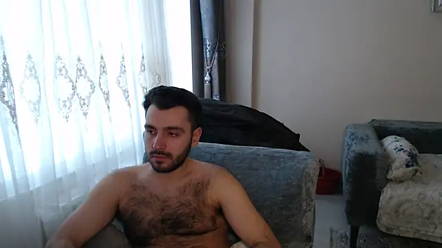 handsomeee04 online show from May 3, 2026, 5:01 am