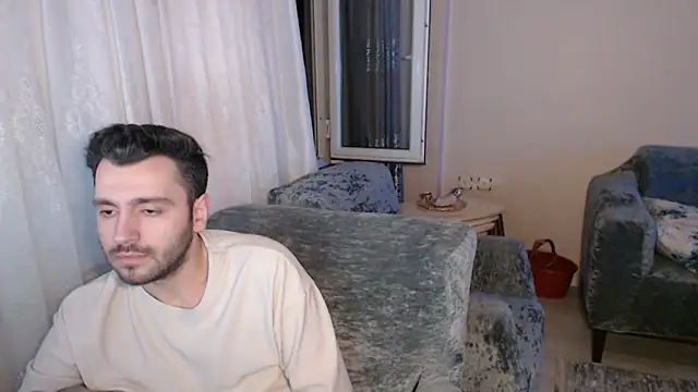 handsomeee04 online show from May 15, 2026, 11:36 pm