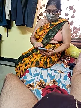 Snapshot of sivani_asha chatting on March 5, 2026, 10:01 am sivani asha online show from March 5, 2026, 10:01 am