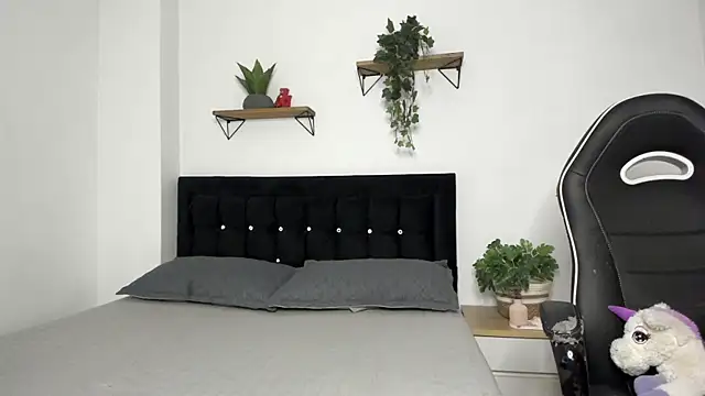 Snapshot of naughty_1girl chatting on November 14, 2025, 3:48 pm naughty 1girl online show from November 14, 2025, 3:48 pm