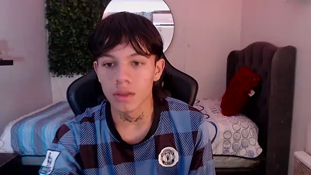 andy dan18 online show from March 17, 2025, 1:08 pm