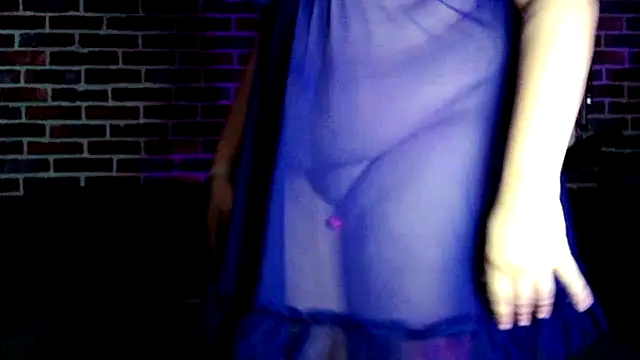 Heleneecesmecs2 online show from September 13, 2025, 10:10 pm