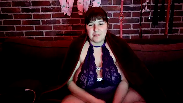 Snapshot of Heleneecesmecs2 chatting on March 20, 2026, 12:44 am Heleneecesmecs2 online show from March 20, 2026, 12:44 am