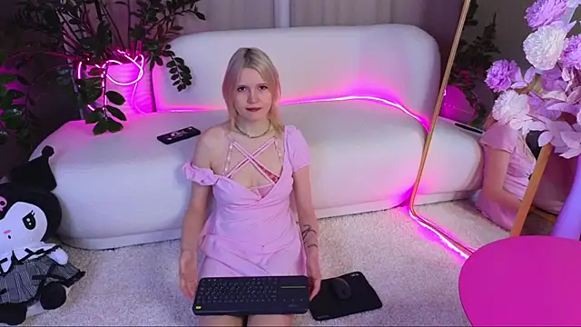 NellieLoyns online show from March 18, 2025, 5:12 pm