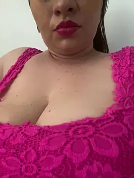 Snapshot of MommyHelpsmee chatting on May 11, 2026, 1:45 pm MommyHelpsmee online show from May 11, 2026, 1:45 pm