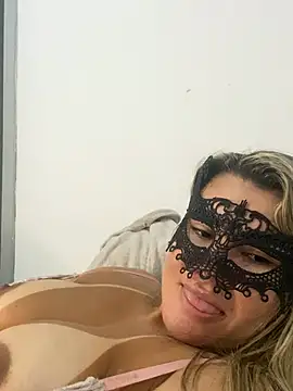 Snapshot of Casadadelicia26 chatting on March 7, 2026, 7:26 am Casadadelicia26 online show from March 7, 2026, 7:26 am