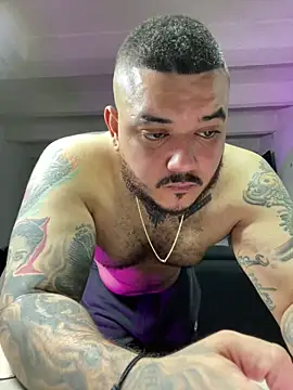 El Titan1998 online show from September 9, 2025, 10:41 pm