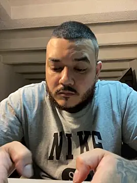 El Titan1998 online show from September 23, 2025, 9:33 pm