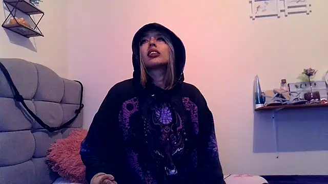 Snapshot of BlueStoneX chatting on February 9, 2026, 6:55 am BlueStoneX online show from February 9, 2026, 6:55 am